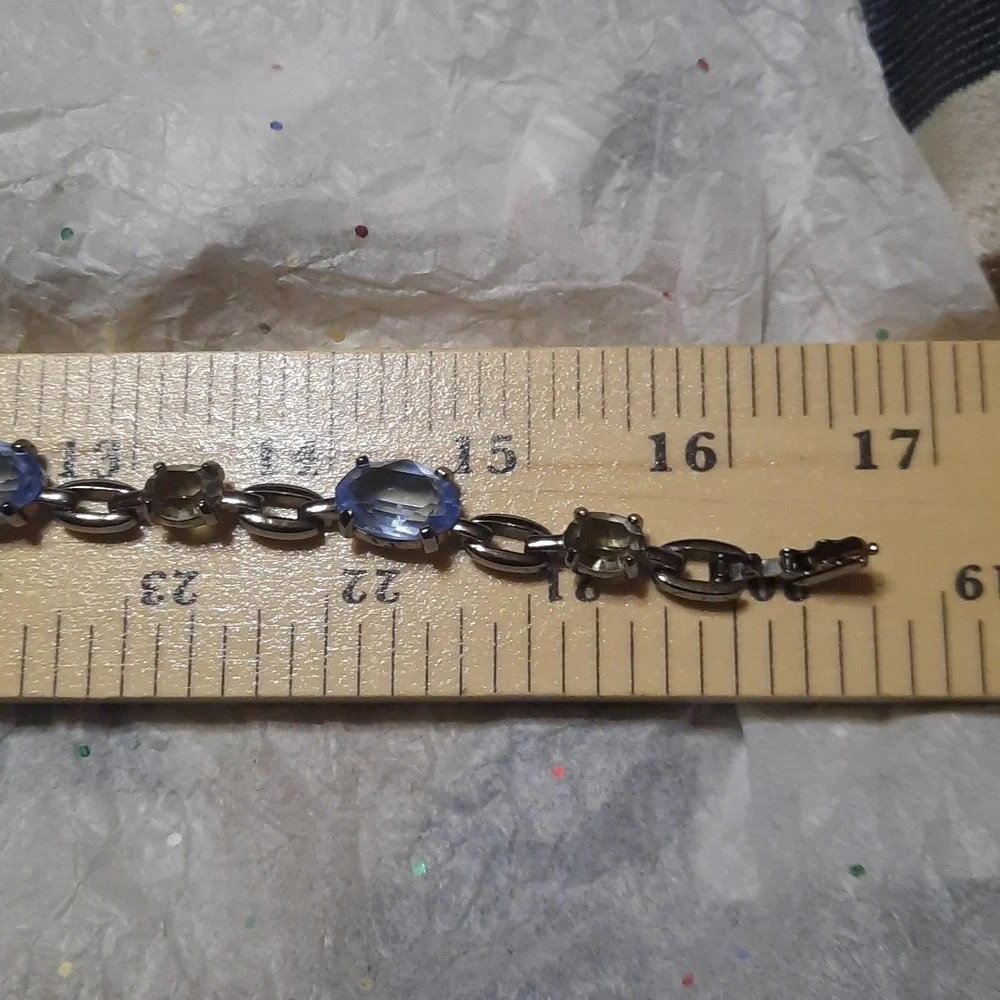 Zwarovski crystal Necklace - Picture 13 of 16